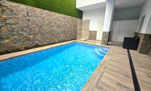apartment - Resale - Torrevieja -
                Center