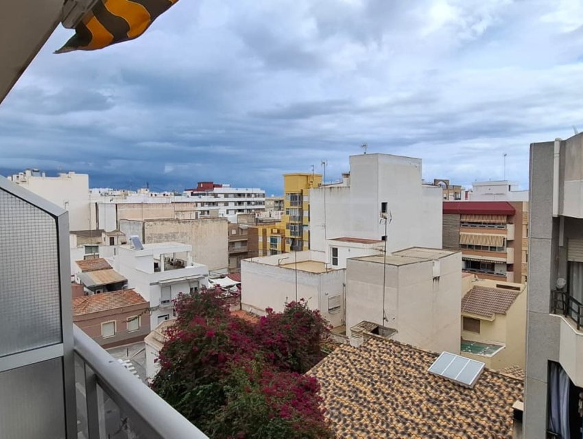 Herverkoop - apartment -
Guardamar del Segura - Pueblo