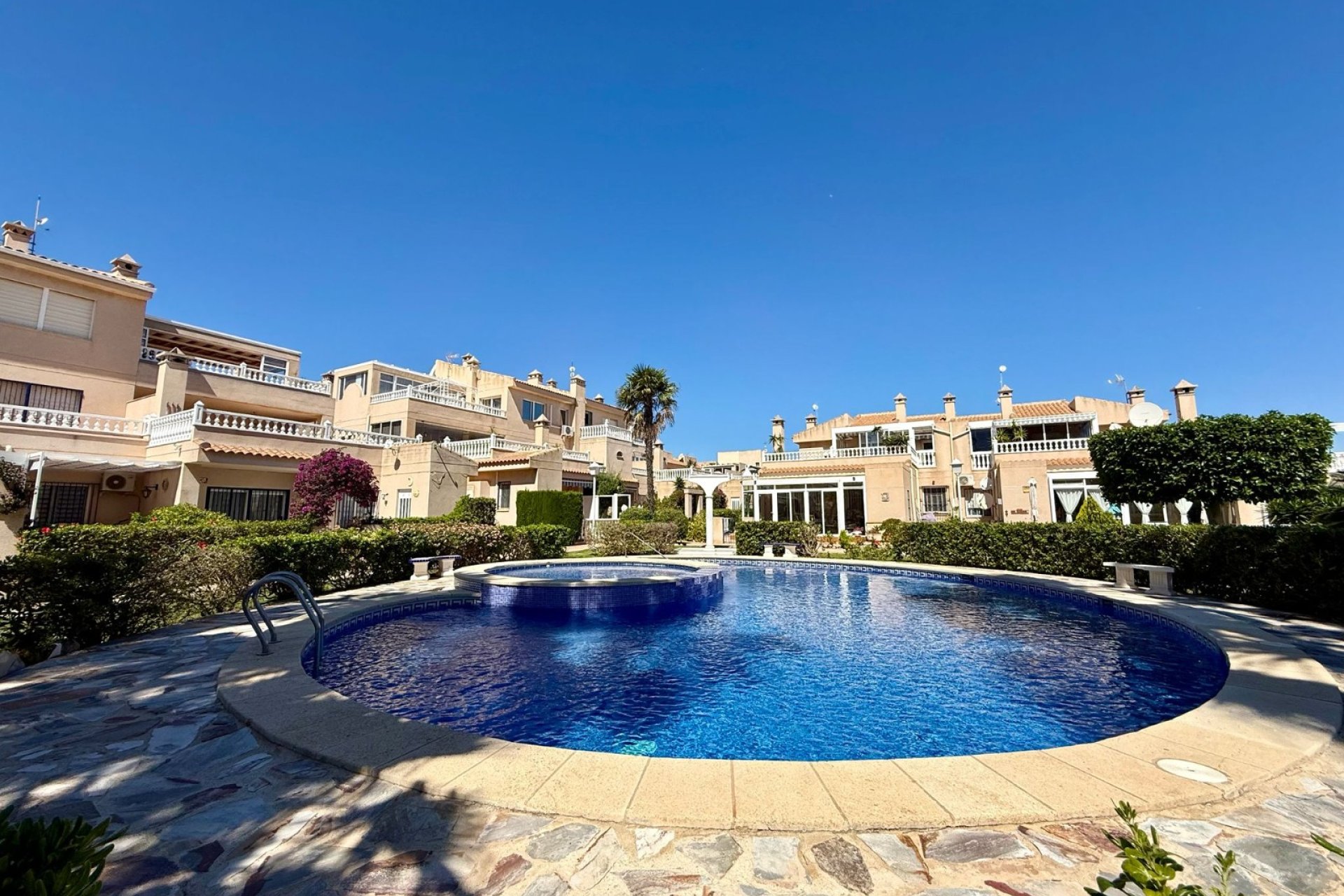 Herverkoop - apartment -
Orihuela Costa - Playa Flamenca