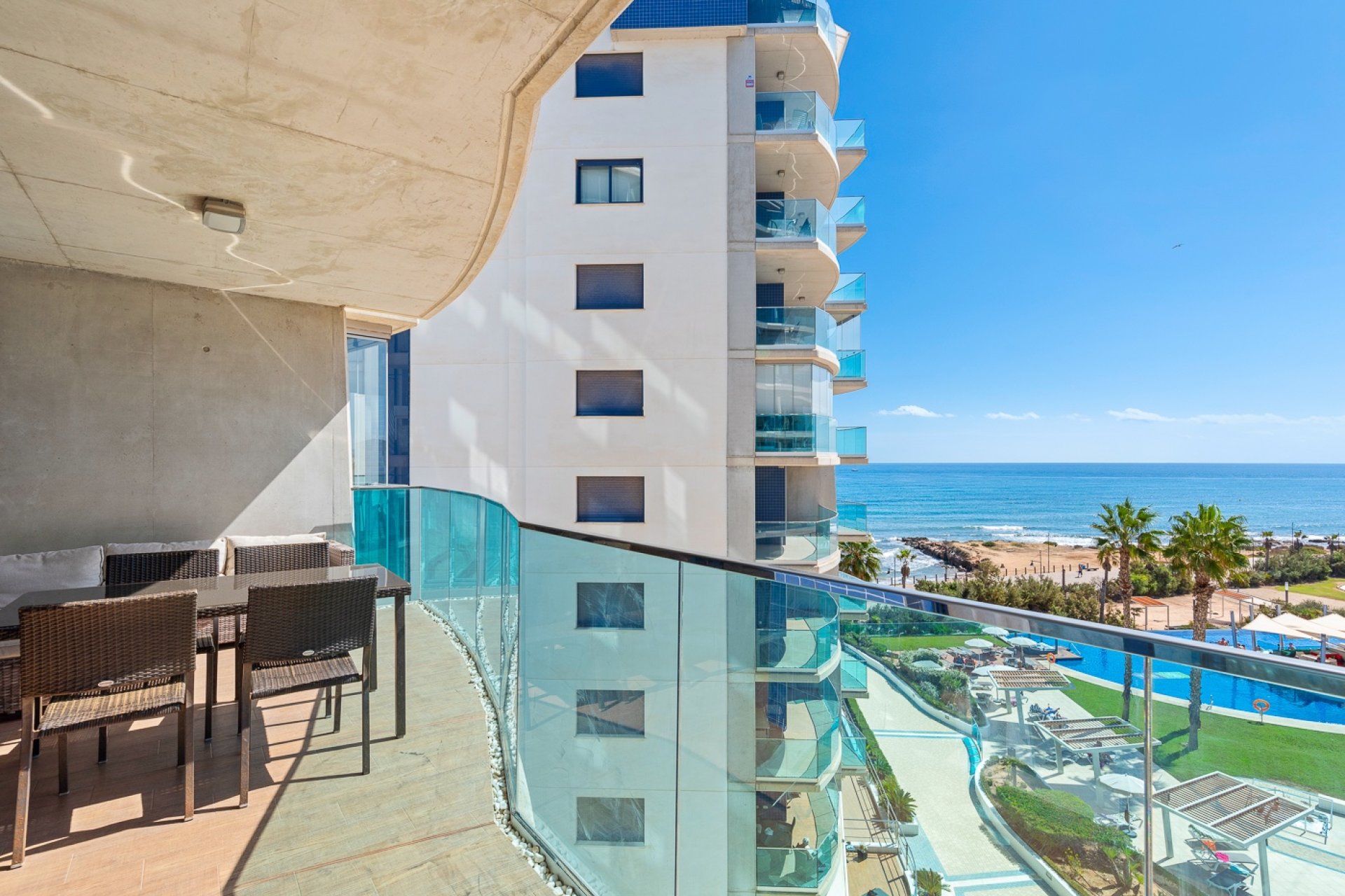 Herverkoop - apartment -
Orihuela Costa - Punta Prima