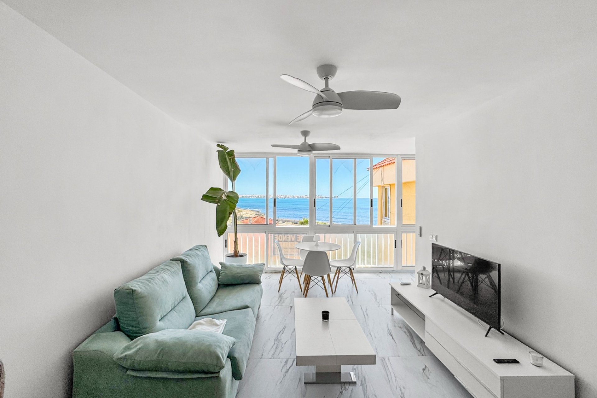 Herverkoop - apartment -
Orihuela Costa - Punta Prima