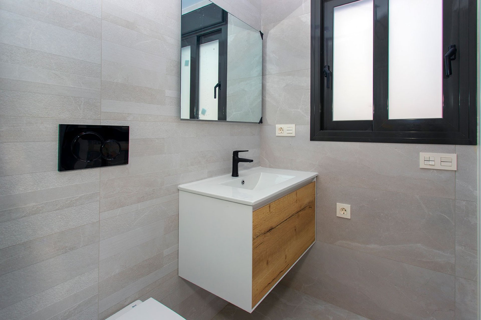 Herverkoop - apartment -
Torrevieja - Playa del Cura