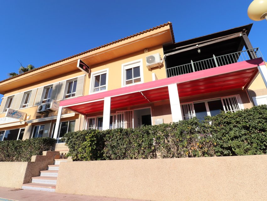 Herverkoop - Commercial (Freehold) -
Ciudad Quesada - La Marquesa Golf