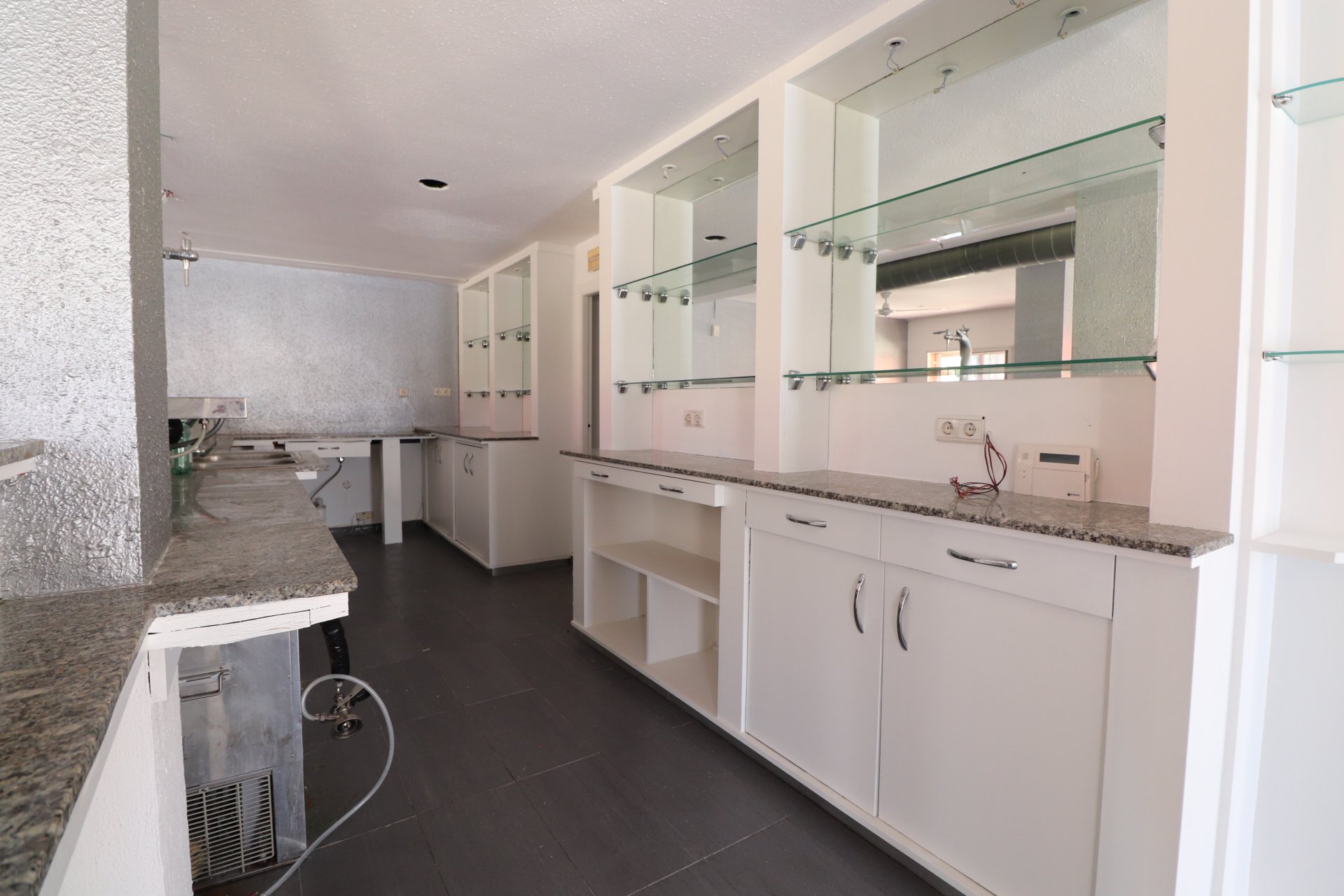 Herverkoop - Commercial (Freehold) -
Ciudad Quesada - La Marquesa Golf