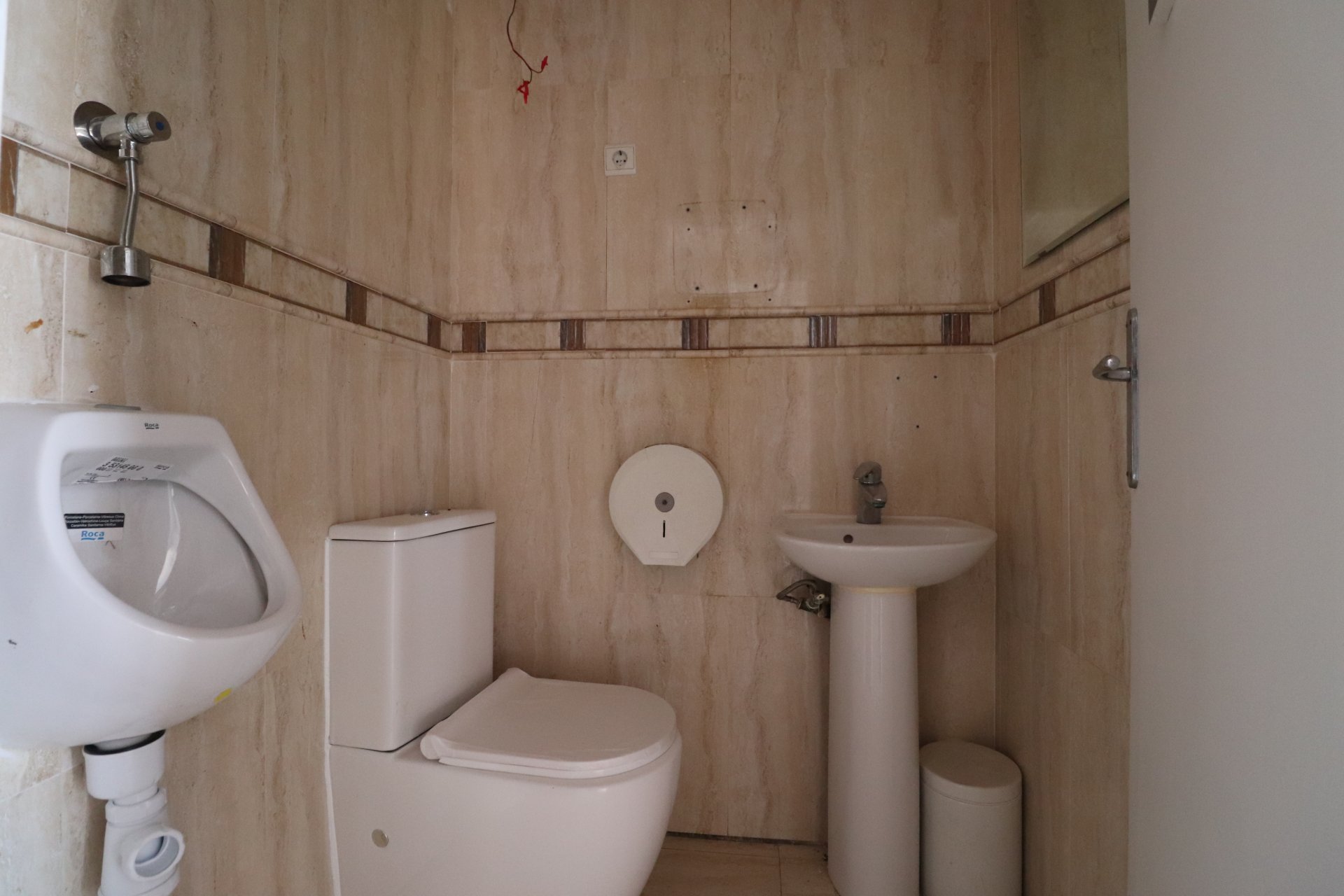 Herverkoop - Commercial (Freehold) -
Ciudad Quesada - La Marquesa Golf