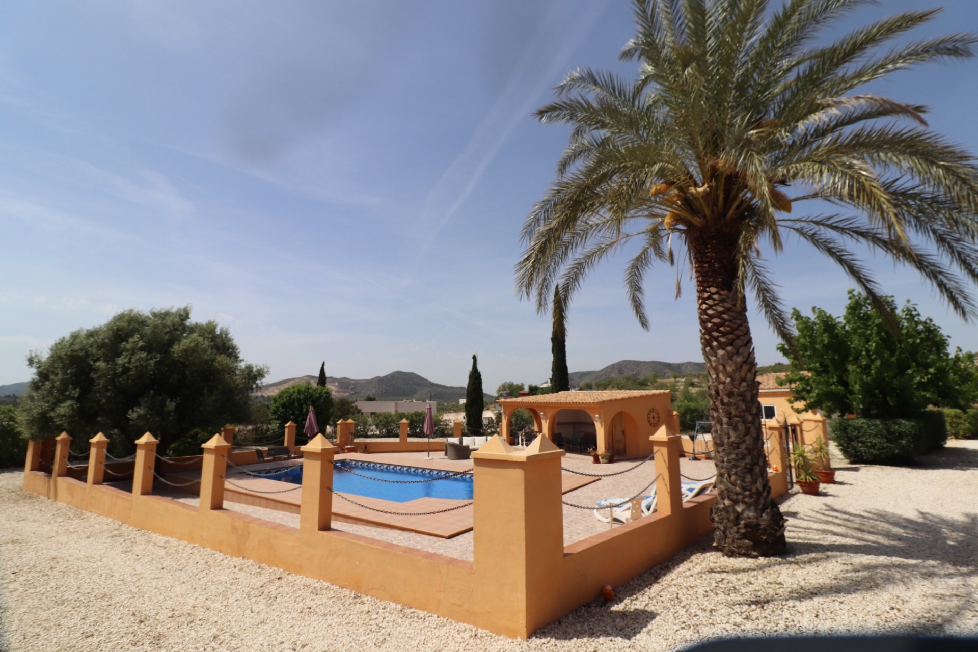 Herverkoop - Country House -
Hondón de las Nieves - La Canalosa