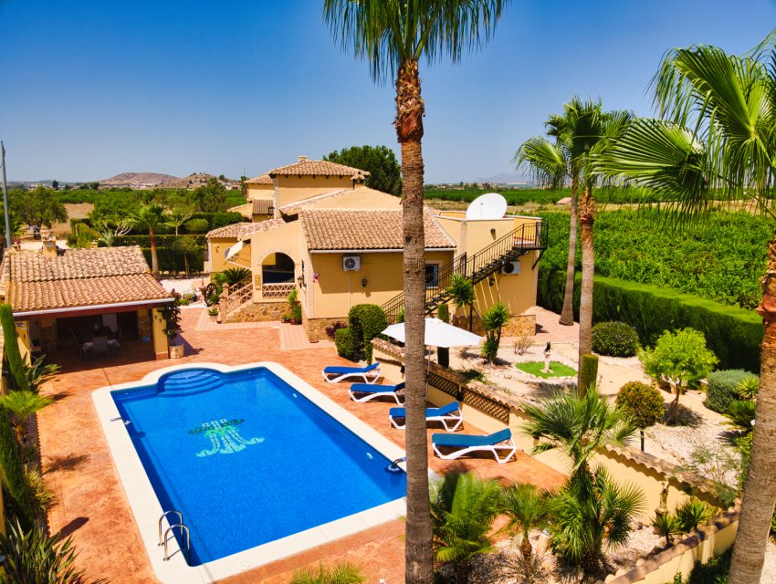 Herverkoop - Country House -
Orihuela