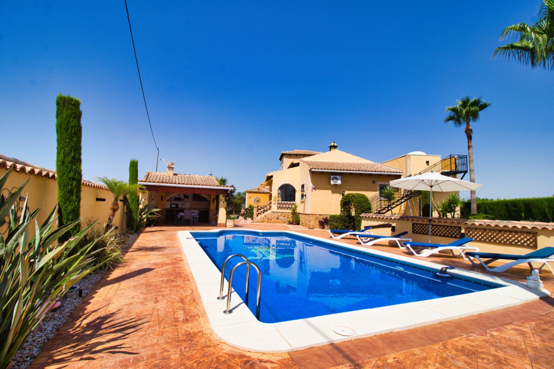 Herverkoop - Country House -
Orihuela