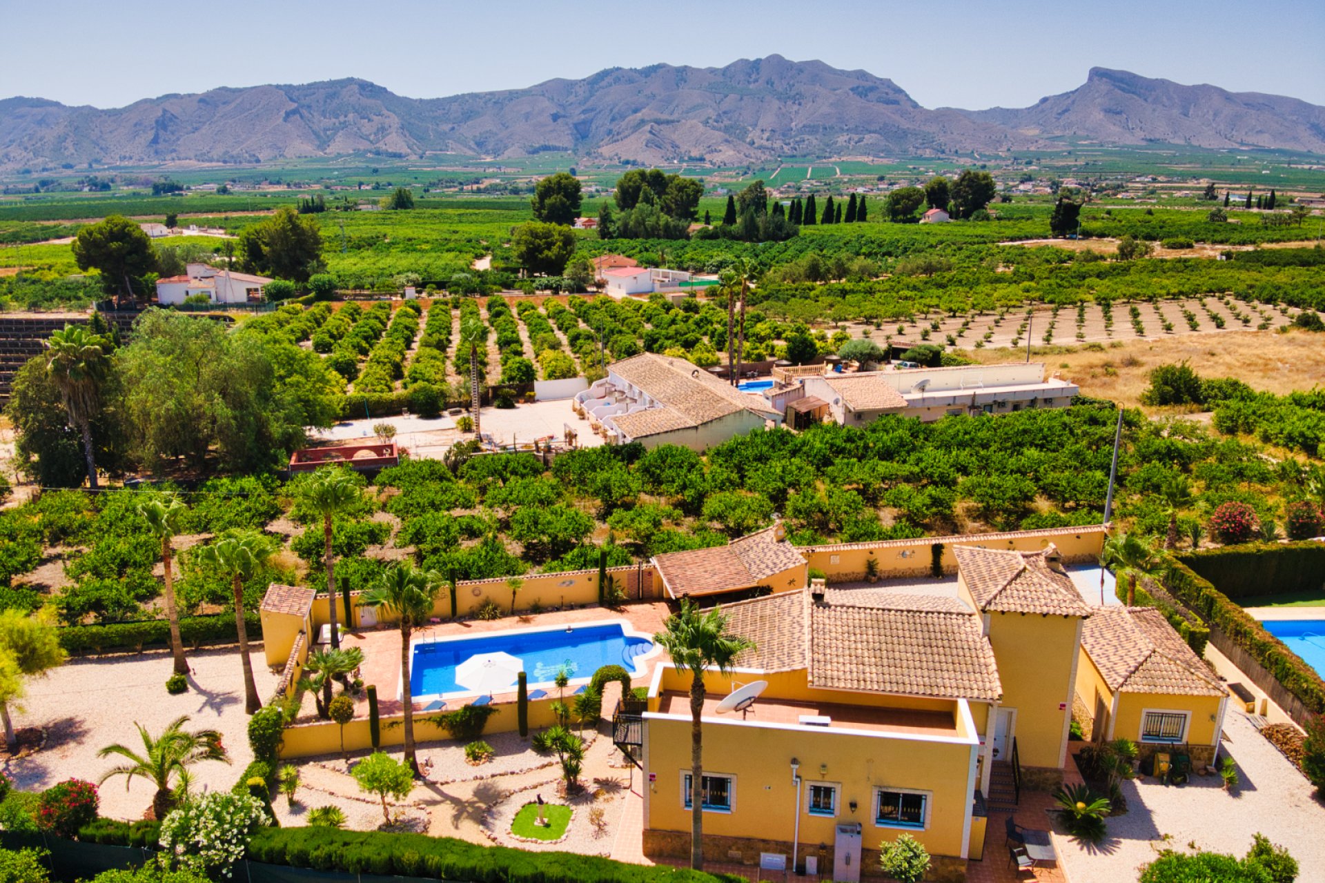 Herverkoop - Country House -
Orihuela