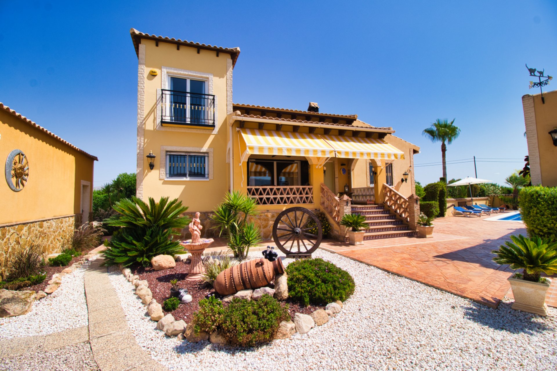 Herverkoop - Country House -
Orihuela