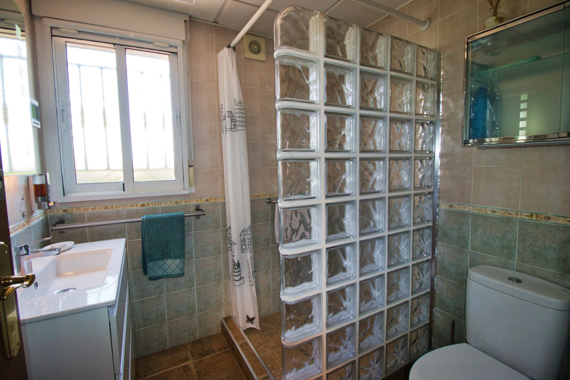 Herverkoop - Country House -
Orihuela