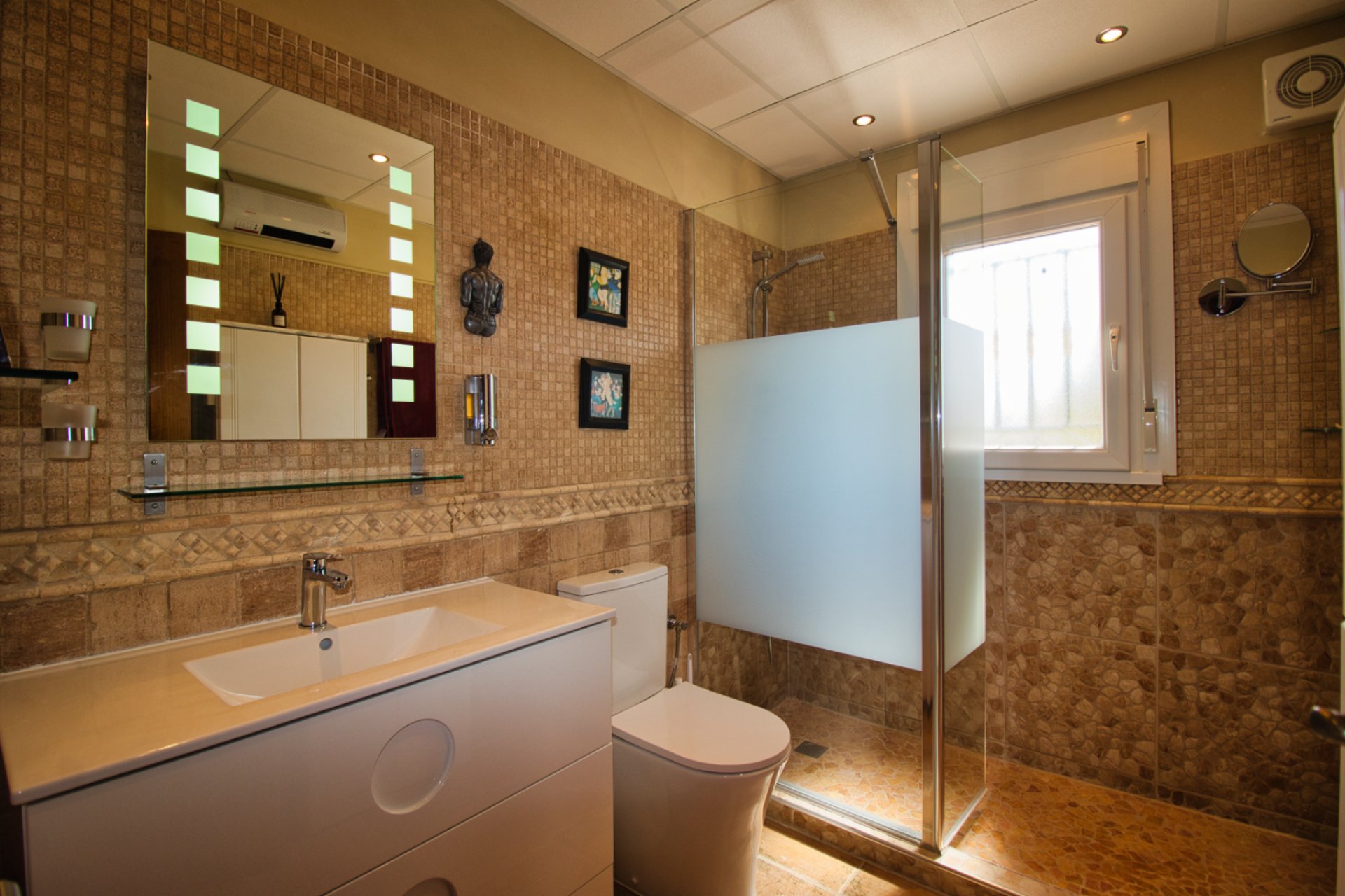 Herverkoop - Country House -
Orihuela