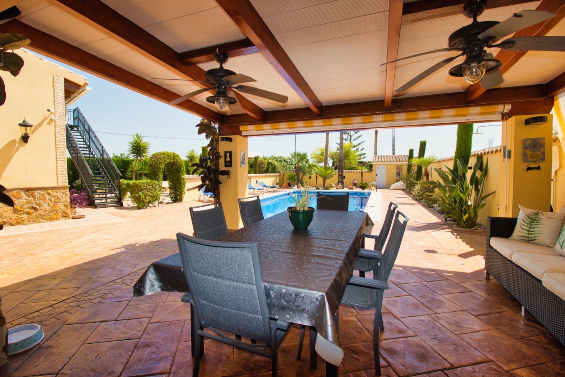 Herverkoop - Country House -
Orihuela