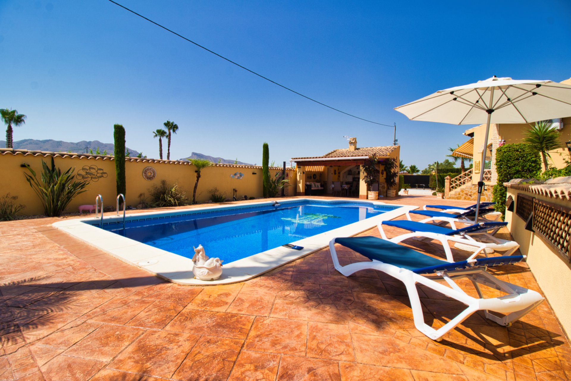 Herverkoop - Country House -
Orihuela