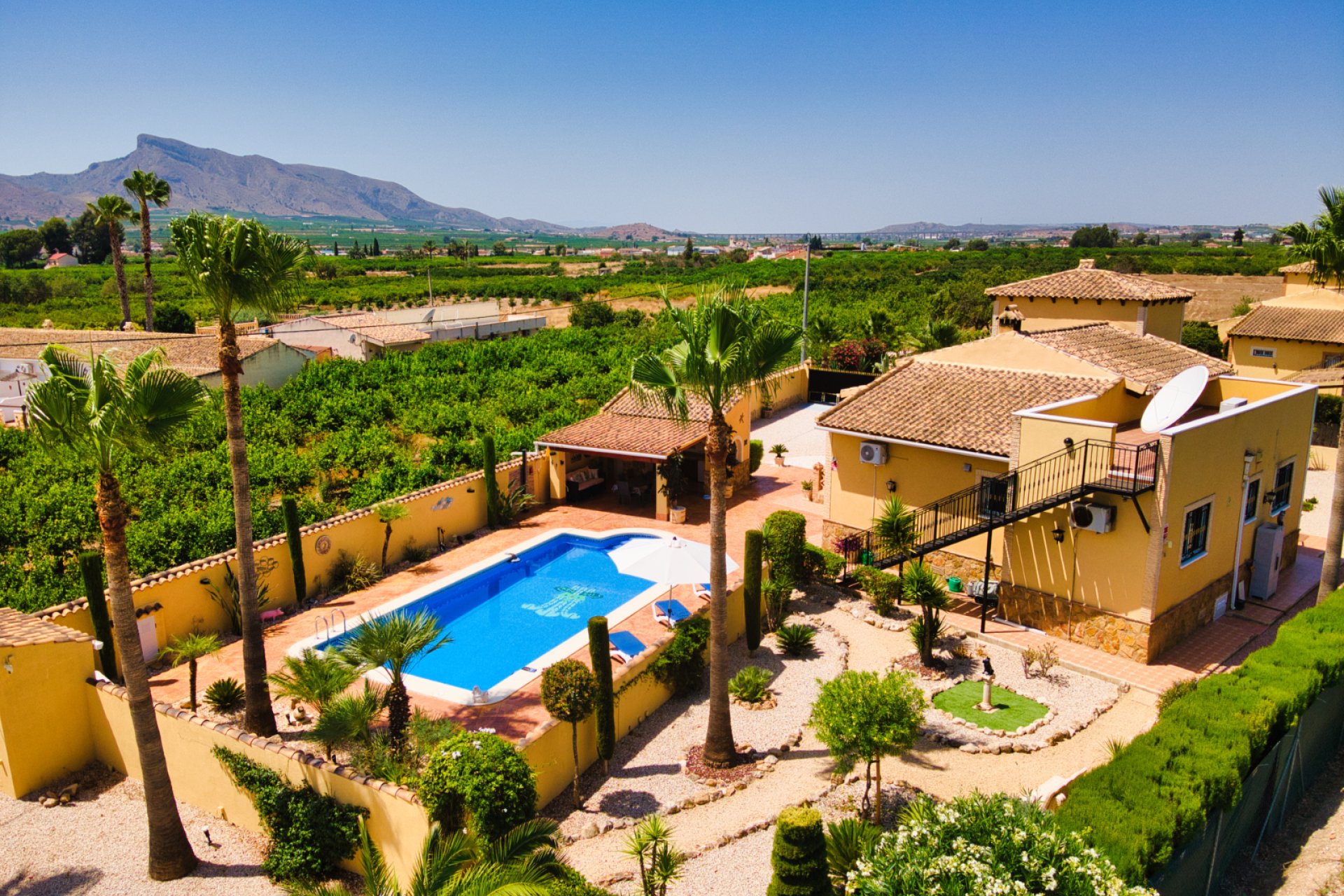 Herverkoop - Country House -
Orihuela