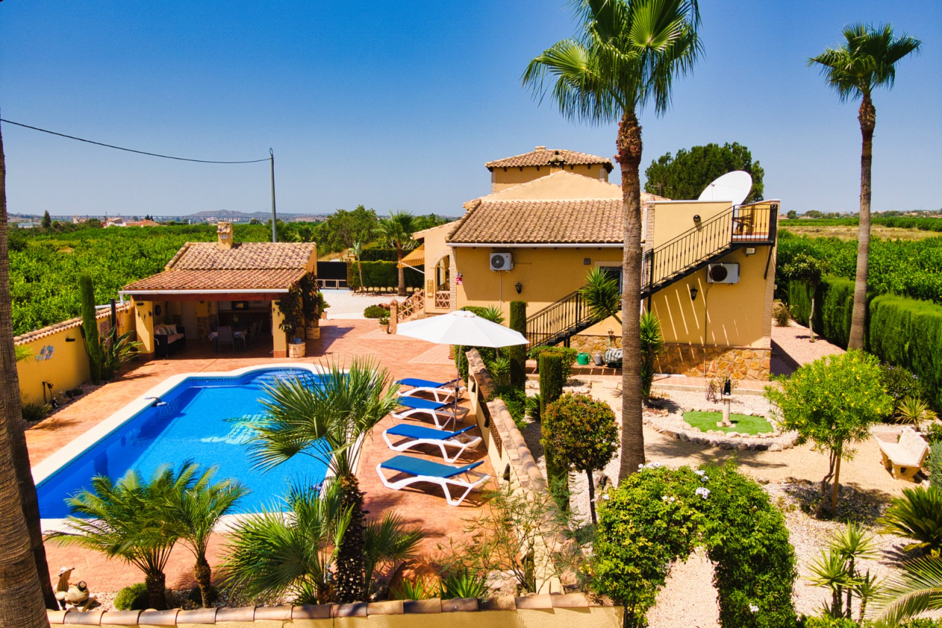 Herverkoop - Country House -
Orihuela