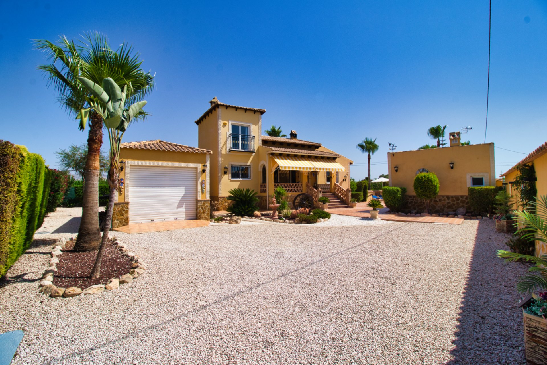 Herverkoop - Country House -
Orihuela