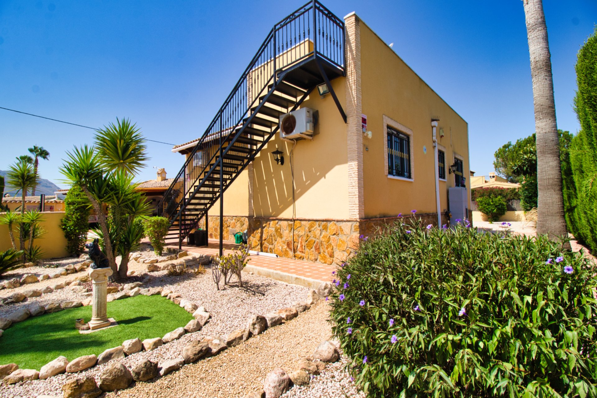 Herverkoop - Country House -
Orihuela