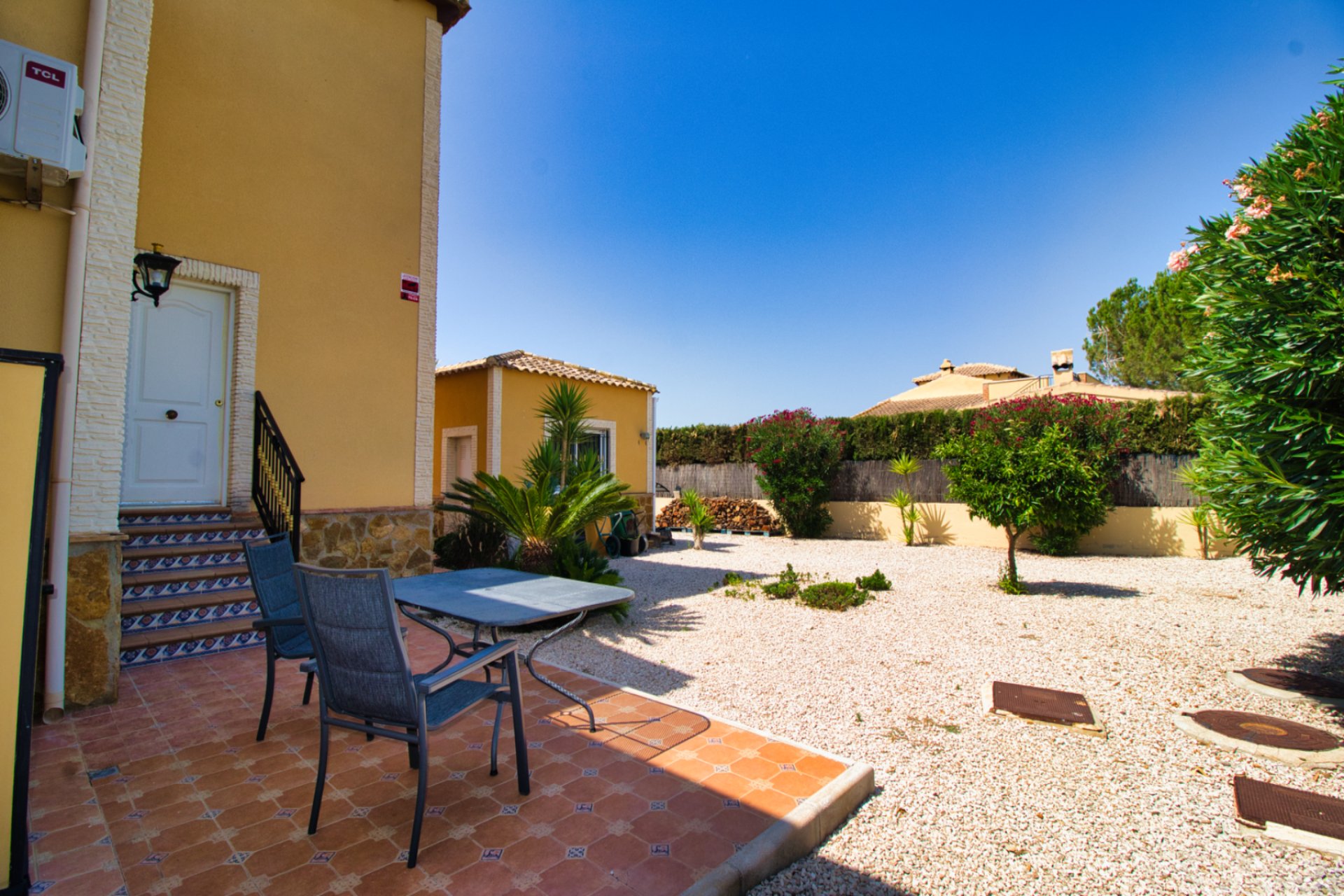 Herverkoop - Country House -
Orihuela