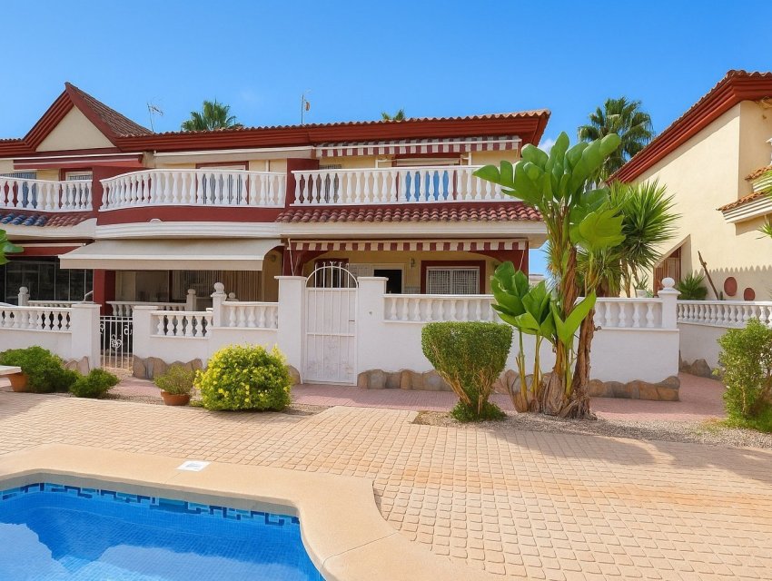 Herverkoop - Herenhuis -
Ciudad Quesada - Doña Pepa