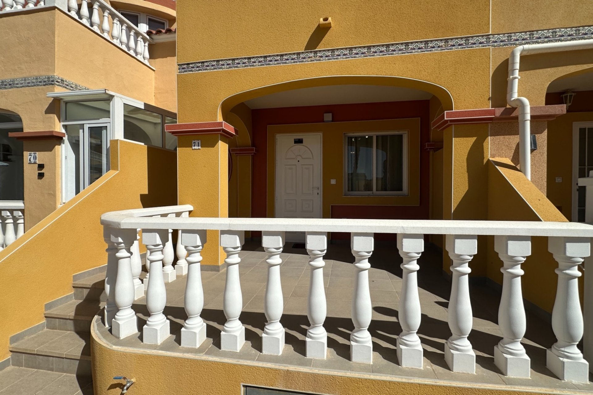 Herverkoop - Herenhuis -
Orihuela Costa - La Regia