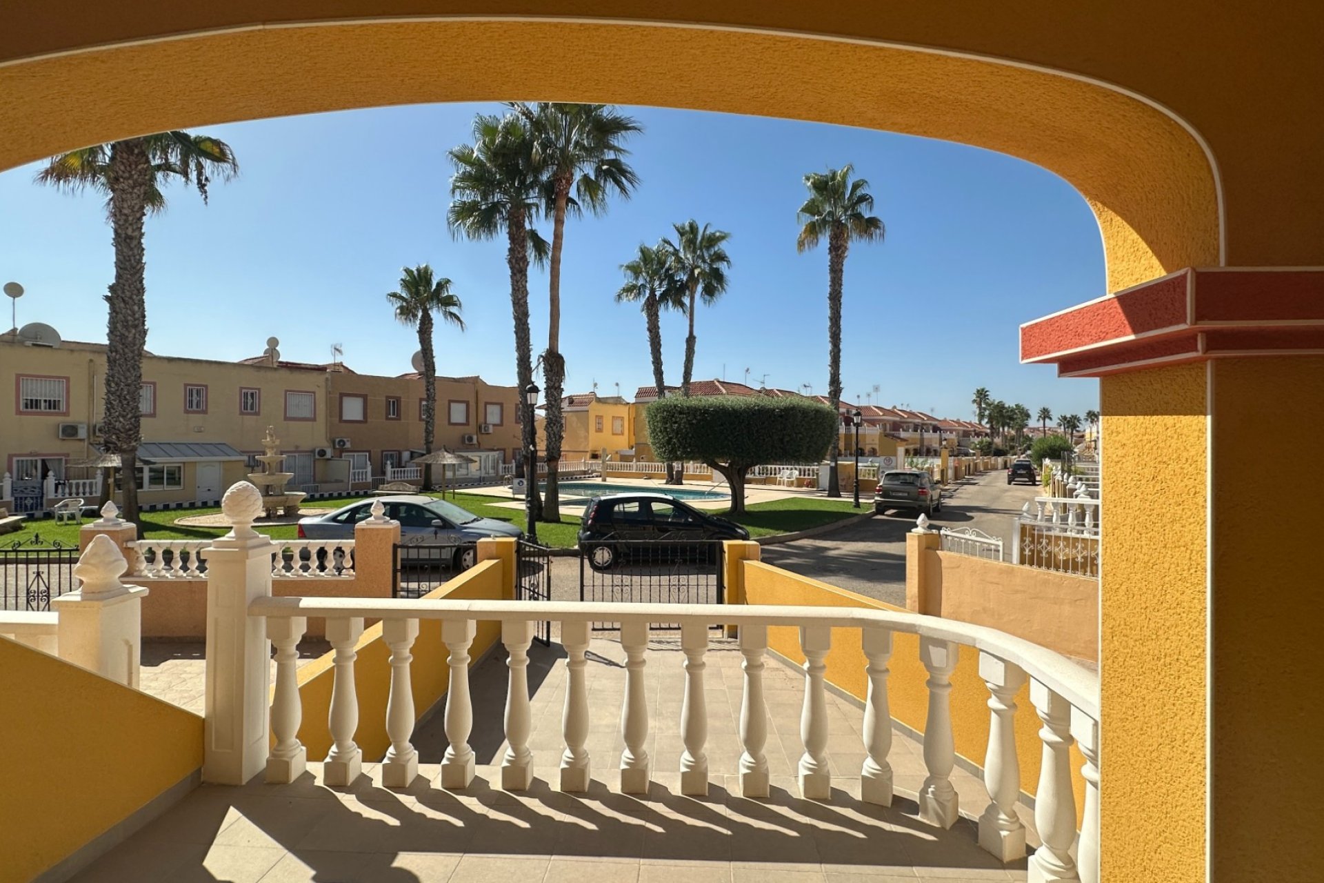 Herverkoop - Herenhuis -
Orihuela Costa - La Regia