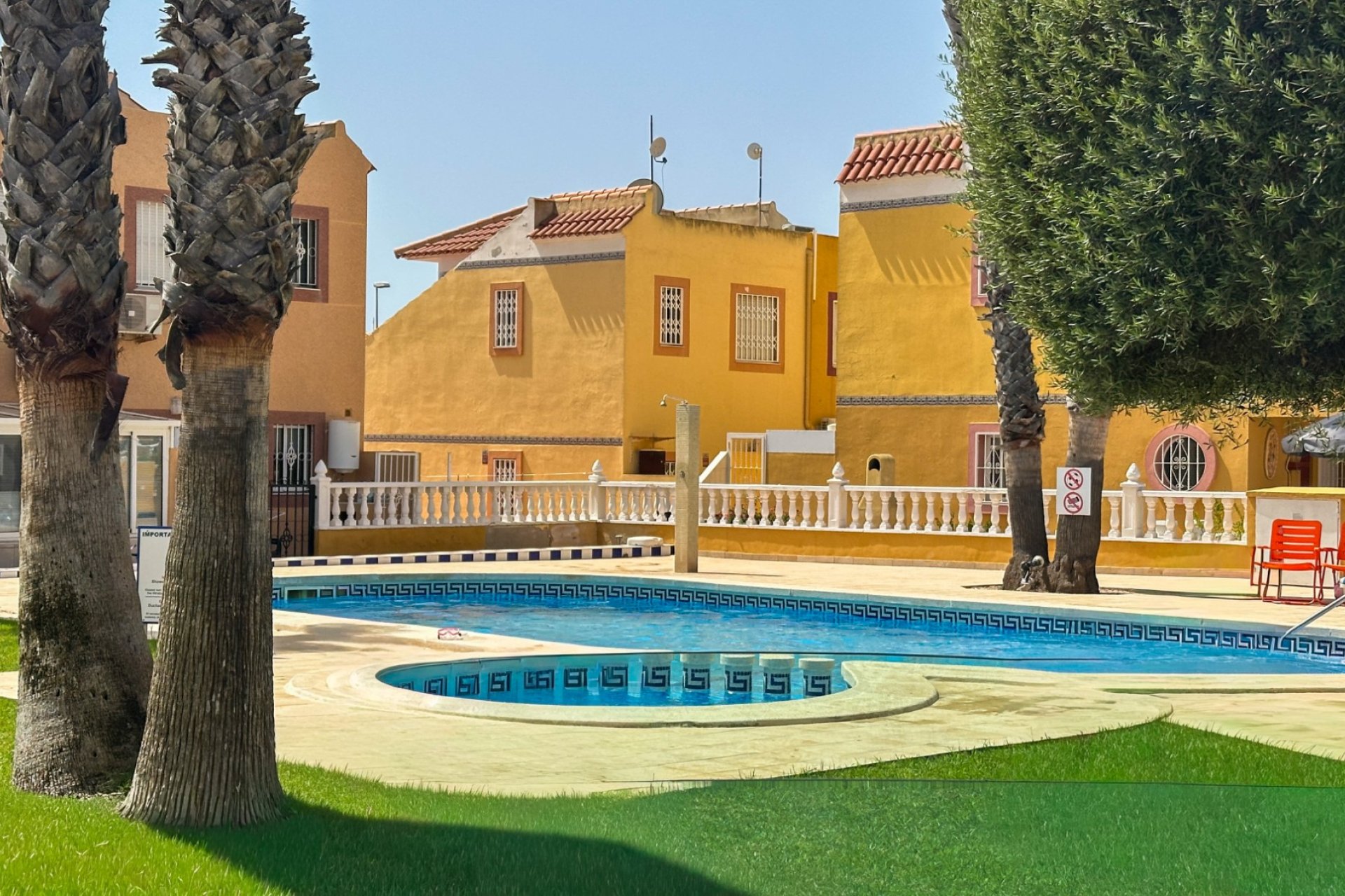 Herverkoop - Herenhuis -
Orihuela Costa - La Regia