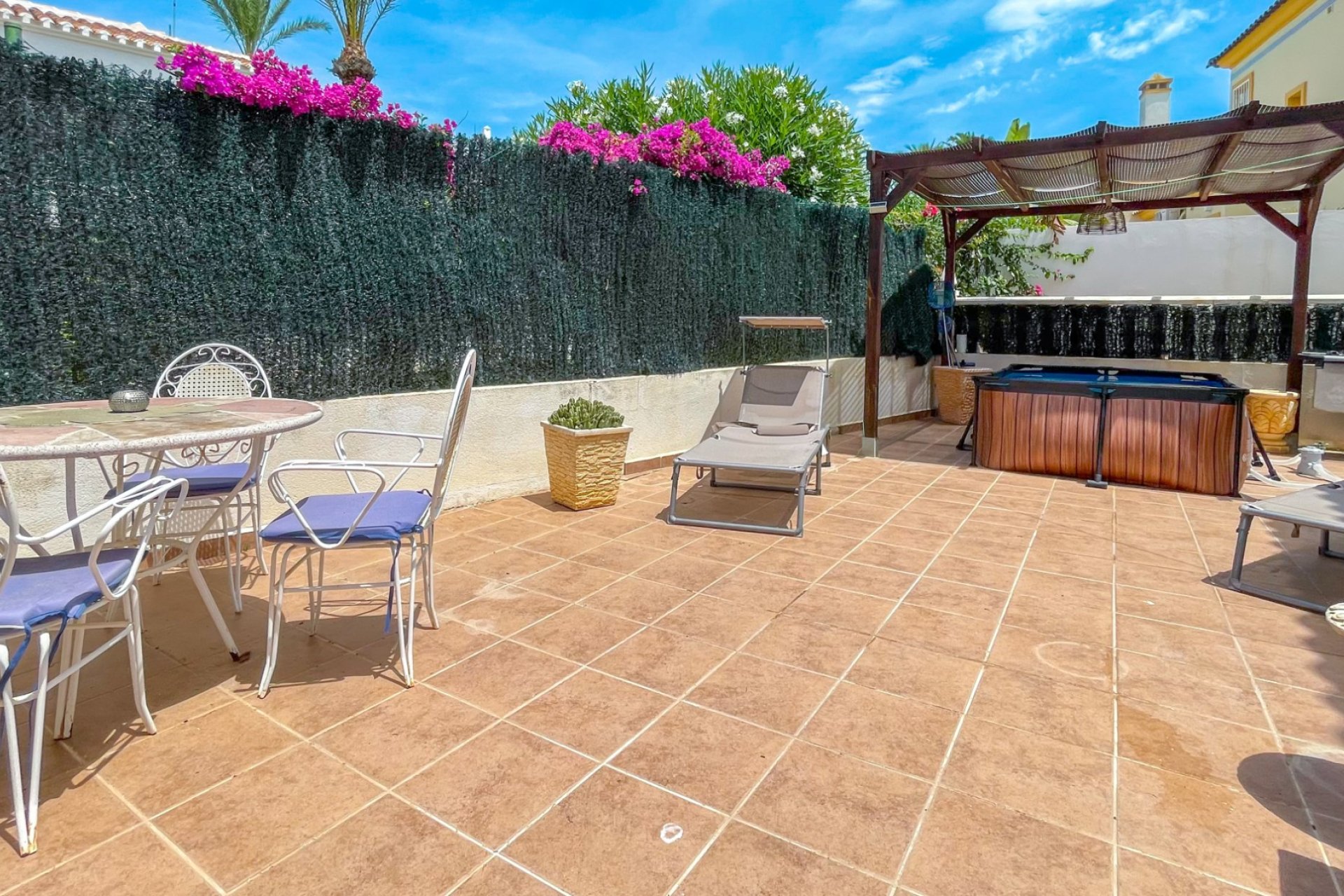 Herverkoop - Herenhuis -
Orihuela Costa - La Rioja