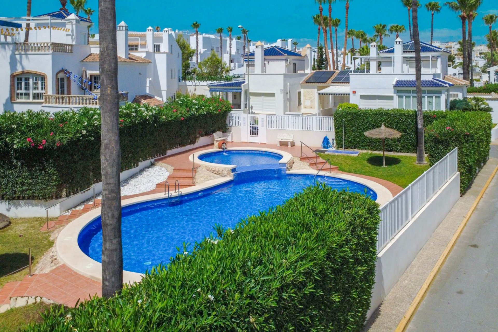 Herverkoop - Herenhuis -
Orihuela Costa - La Rioja