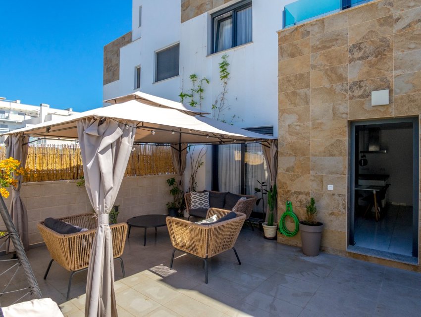 Herverkoop - Herenhuis -
Orihuela Costa - Las Filipinas