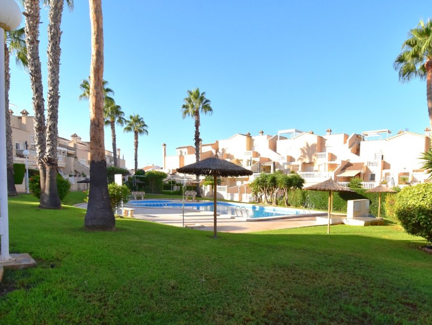 Herverkoop - Herenhuis -
Orihuela Costa - Los Altos