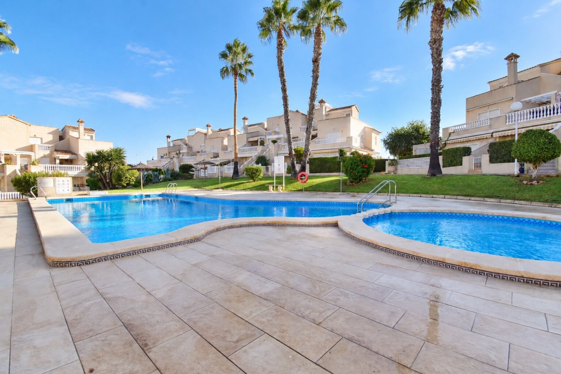 Herverkoop - Herenhuis -
Orihuela Costa - Los Altos