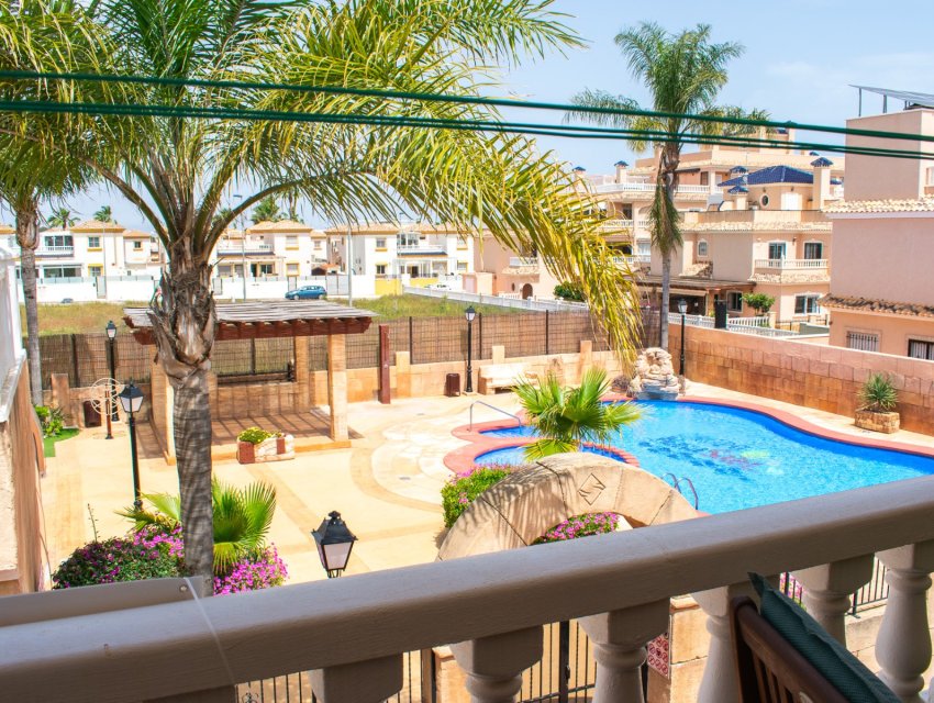 Herverkoop - Herenhuis -
Orihuela Costa - Los Dolses