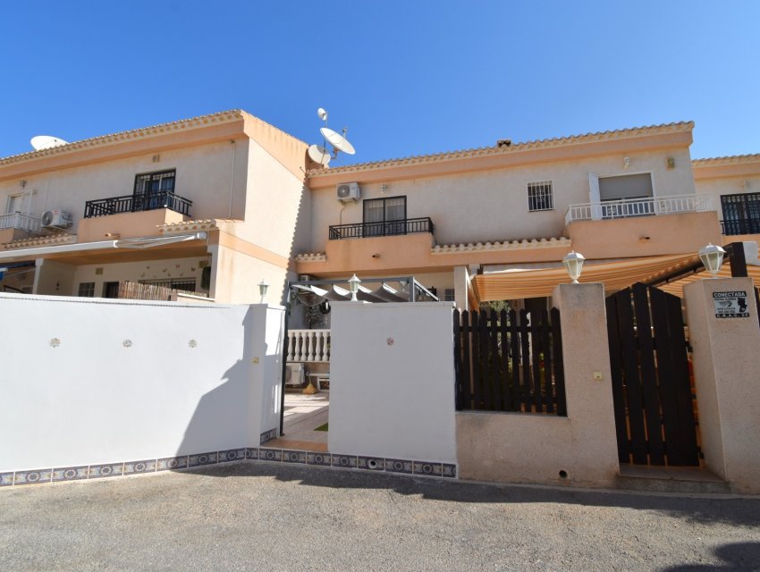 Herverkoop - Herenhuis -
Orihuela Costa - Playa Flamenca