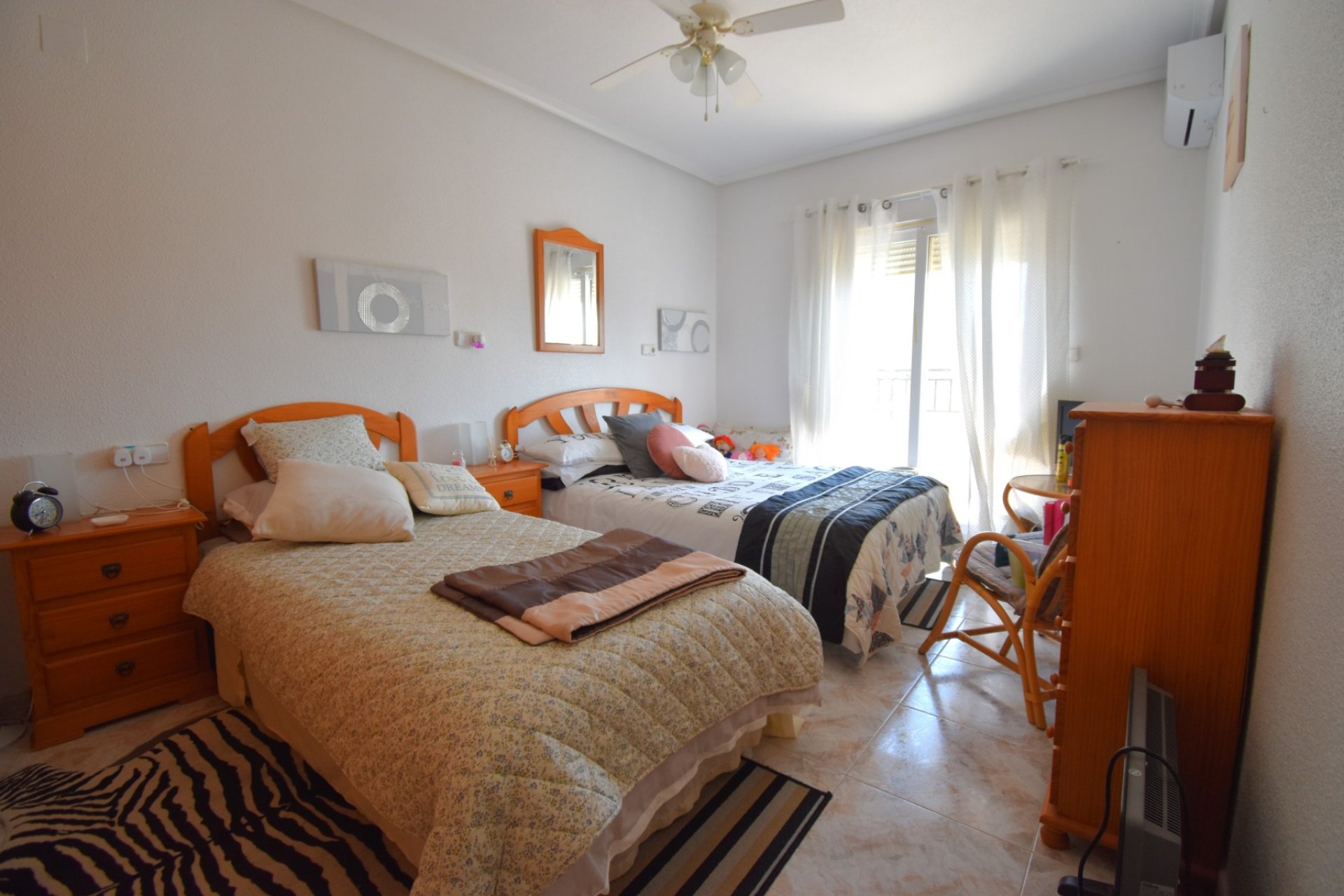Herverkoop - Herenhuis -
Orihuela Costa - Playa Flamenca