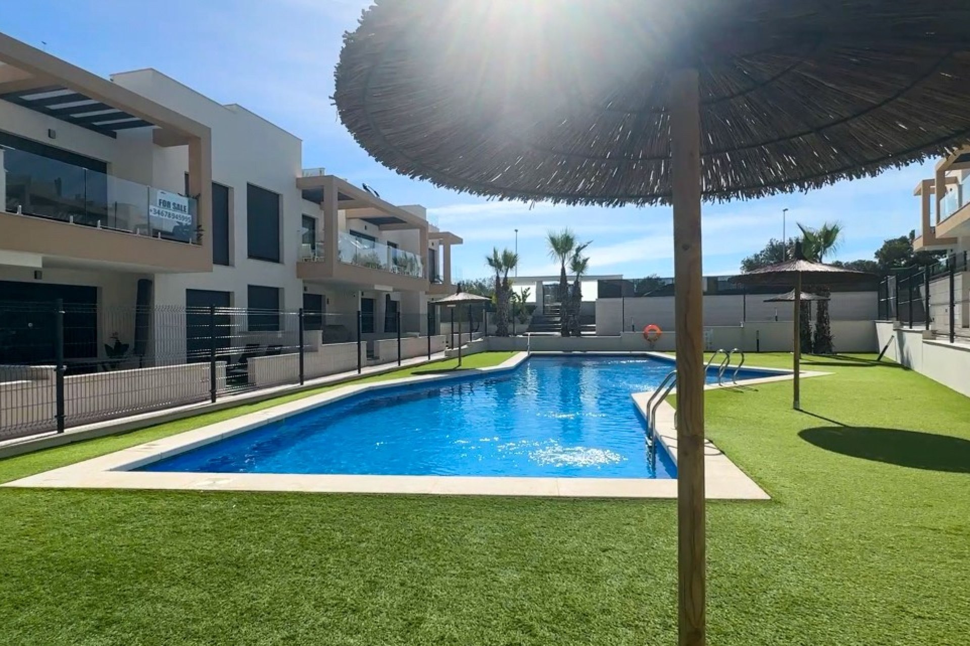 Herverkoop - Herenhuis -
Orihuela Costa - Villamartín