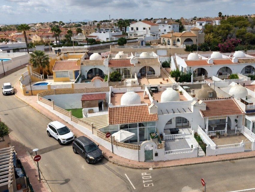 Herverkoop - Herenhuis -
Orihuela Costa - Villamartín