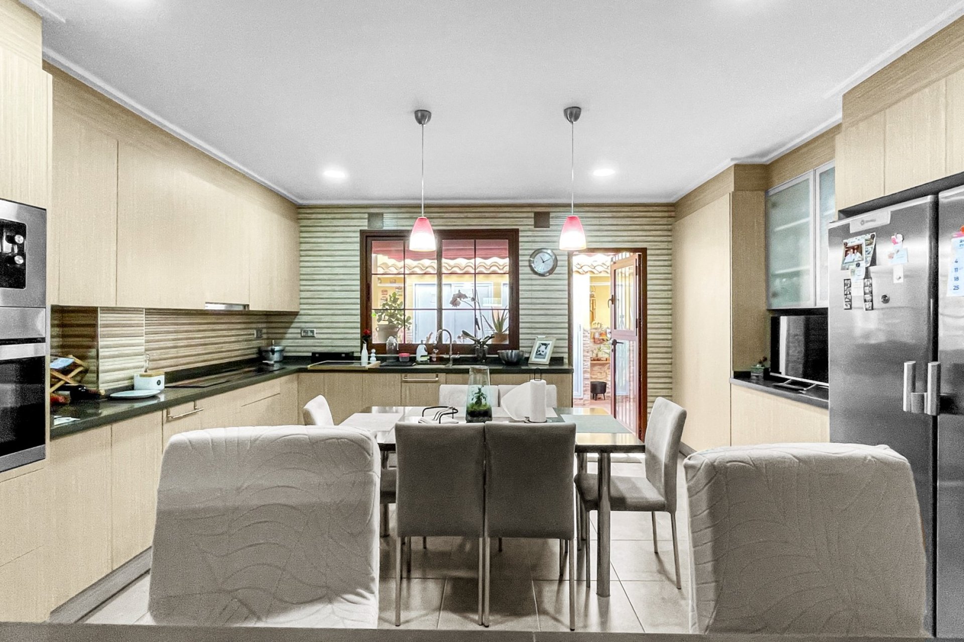 Herverkoop - Herenhuis -
Torrevieja - Los Balcones