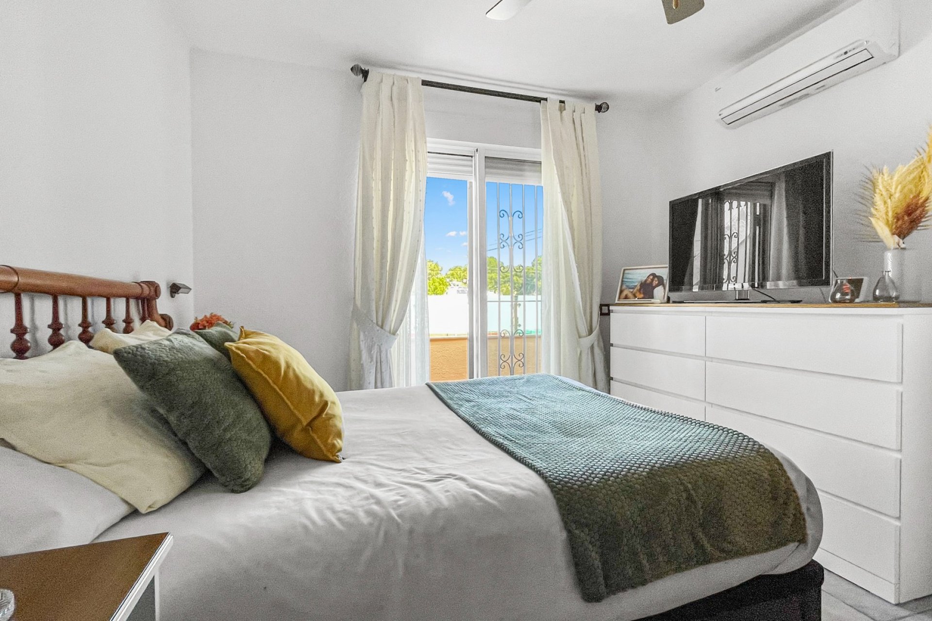 Herverkoop - Herenhuis -
Torrevieja - Los Balcones