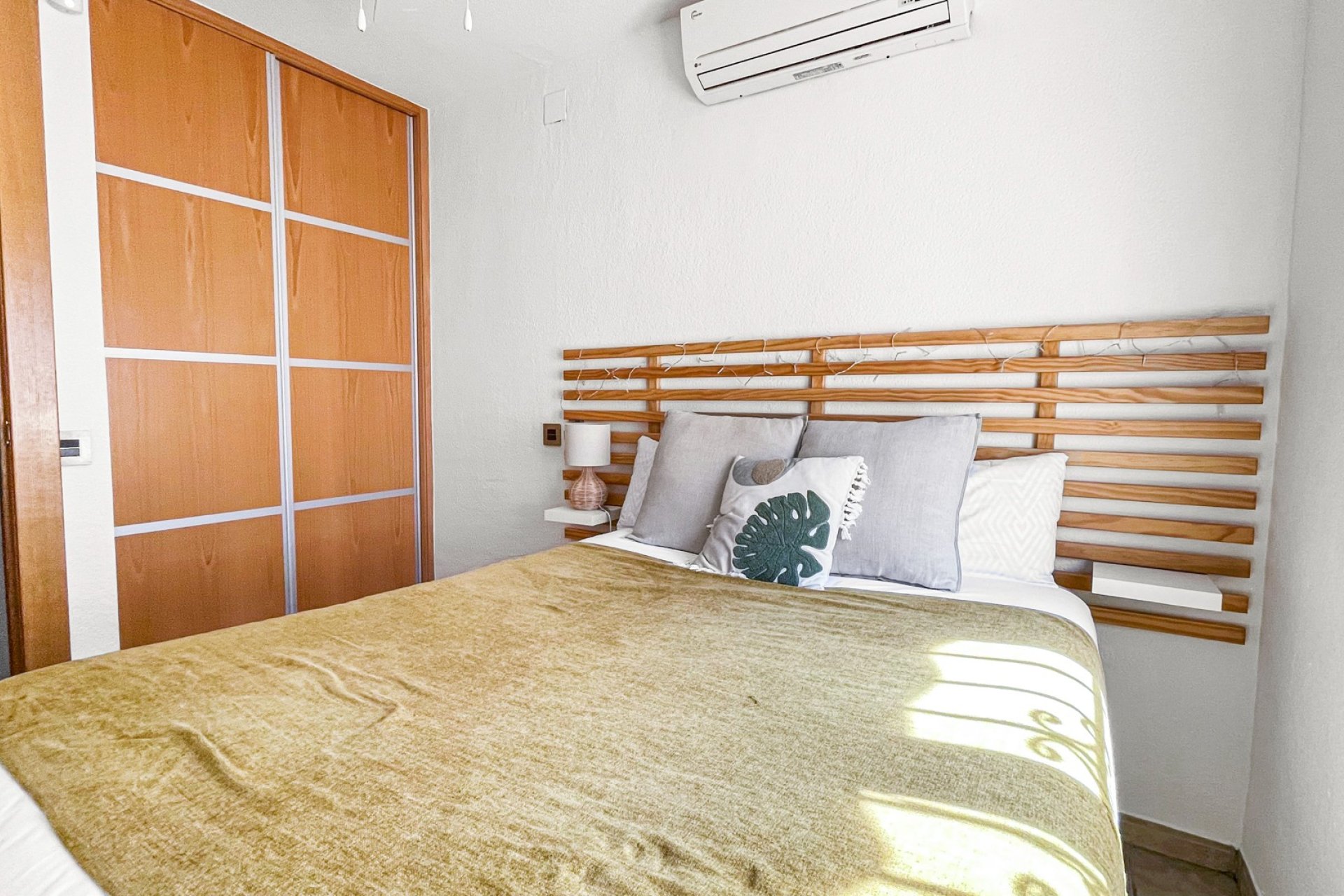Herverkoop - Herenhuis -
Torrevieja - Los Balcones