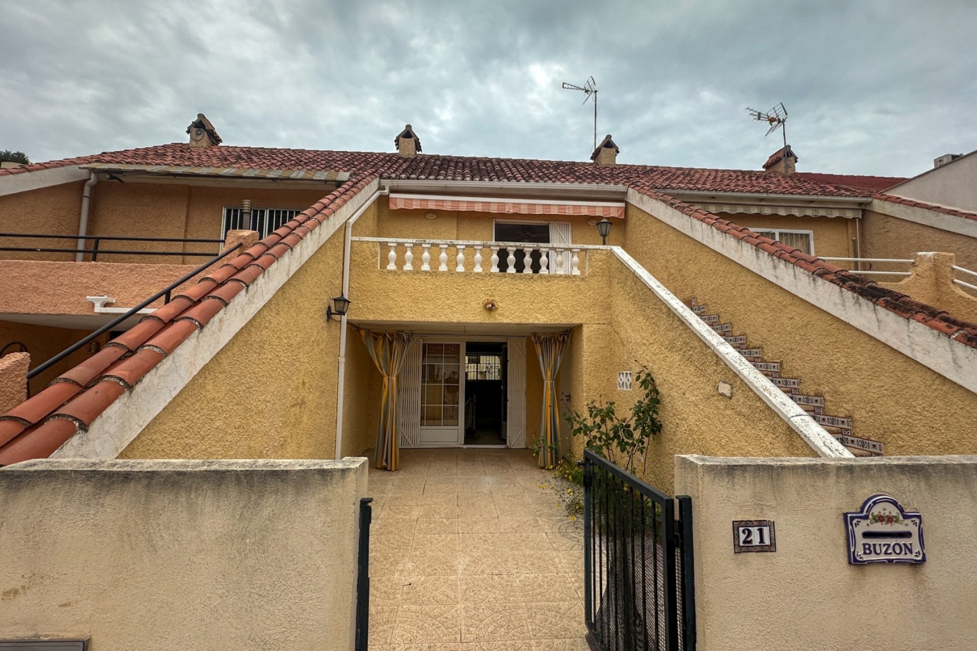 Herverkoop - Herenhuis -
Torrevieja - Los Balcones