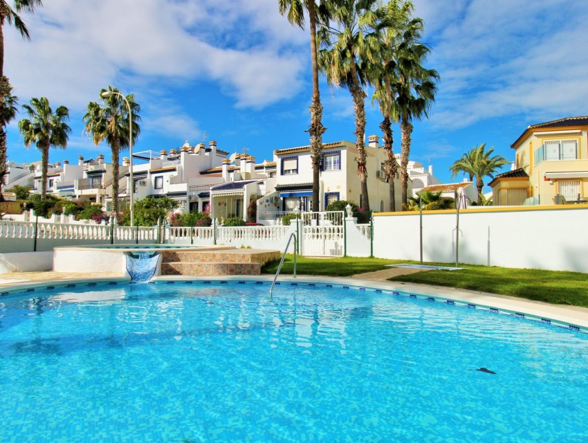 Herverkoop - Herenhuis -
Villamartín - Los Dolses