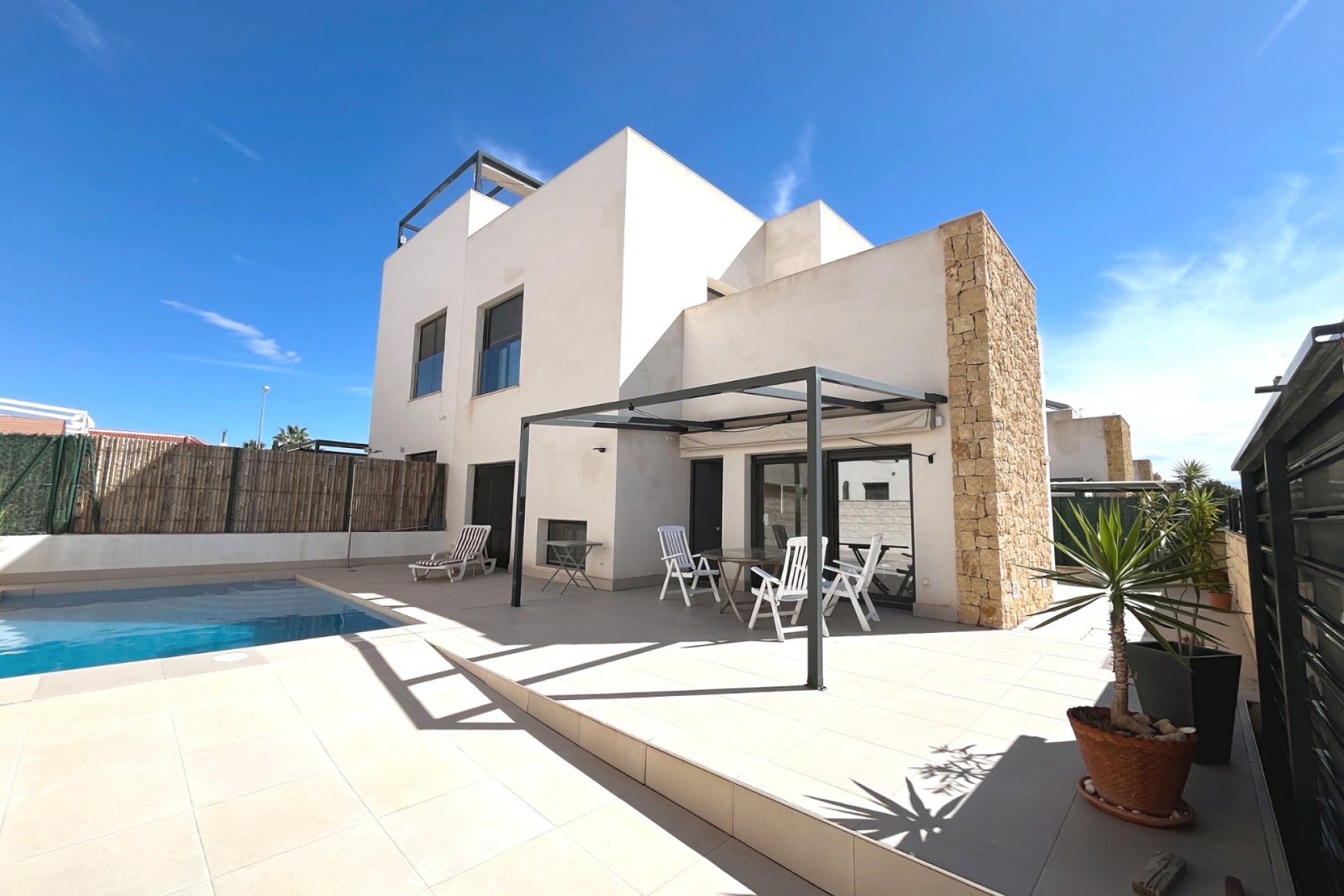 Herverkoop - Villa -
Ciudad Quesada - Pueblo Bravo