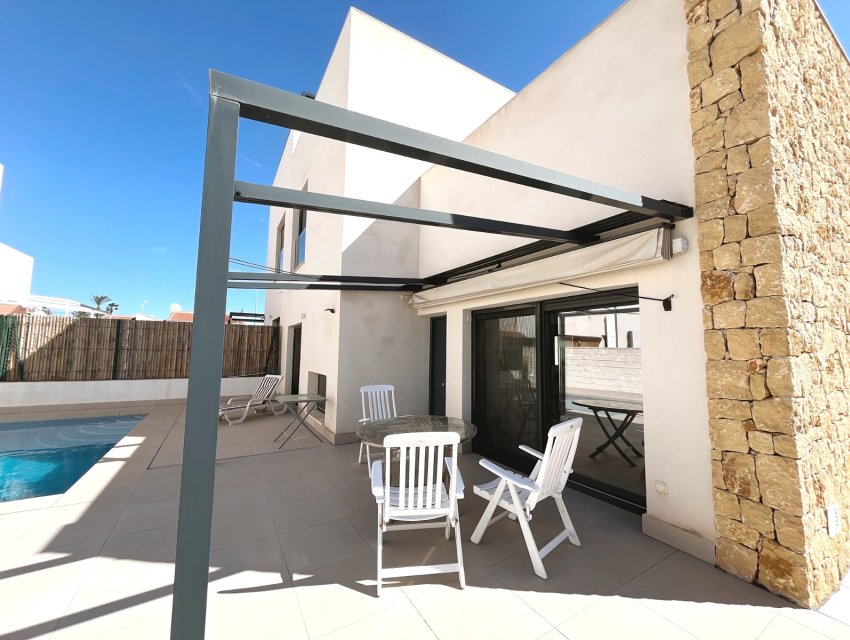 Herverkoop - Villa -
Ciudad Quesada - Pueblo Bravo