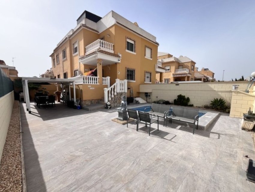 Herverkoop - Villa -
Ciudad Quesada