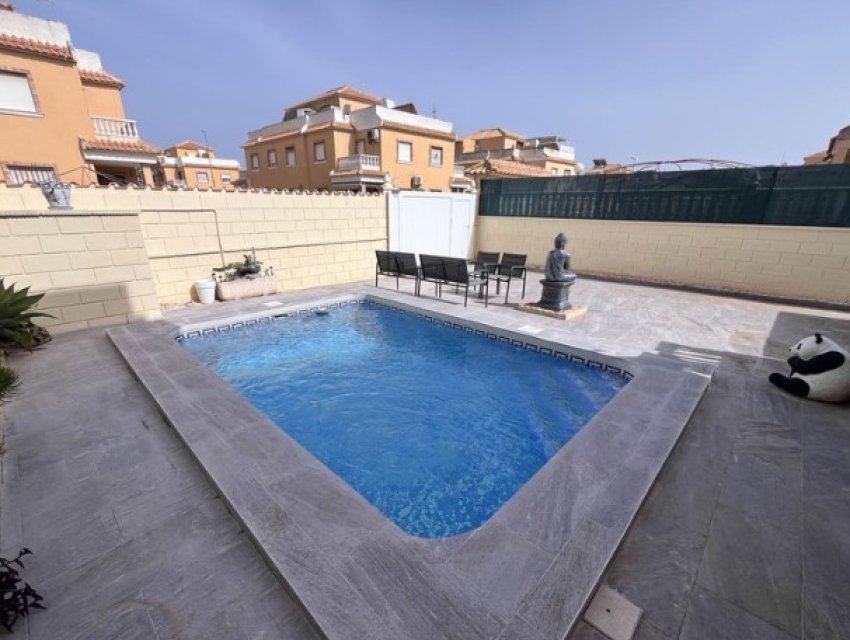 Herverkoop - Villa -
Ciudad Quesada