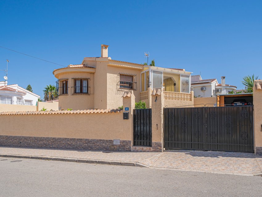 Herverkoop - Villa -
Ciudad Quesada