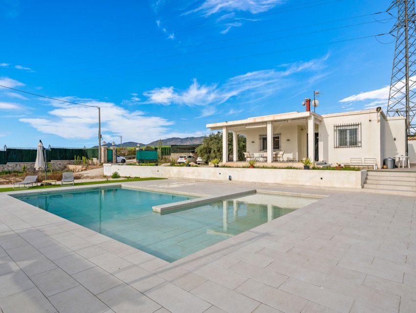 Herverkoop - Villa -
Elche