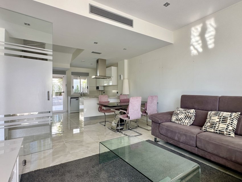 Herverkoop - Villa -
Orihuela Costa - Lomas De Cabo Roig