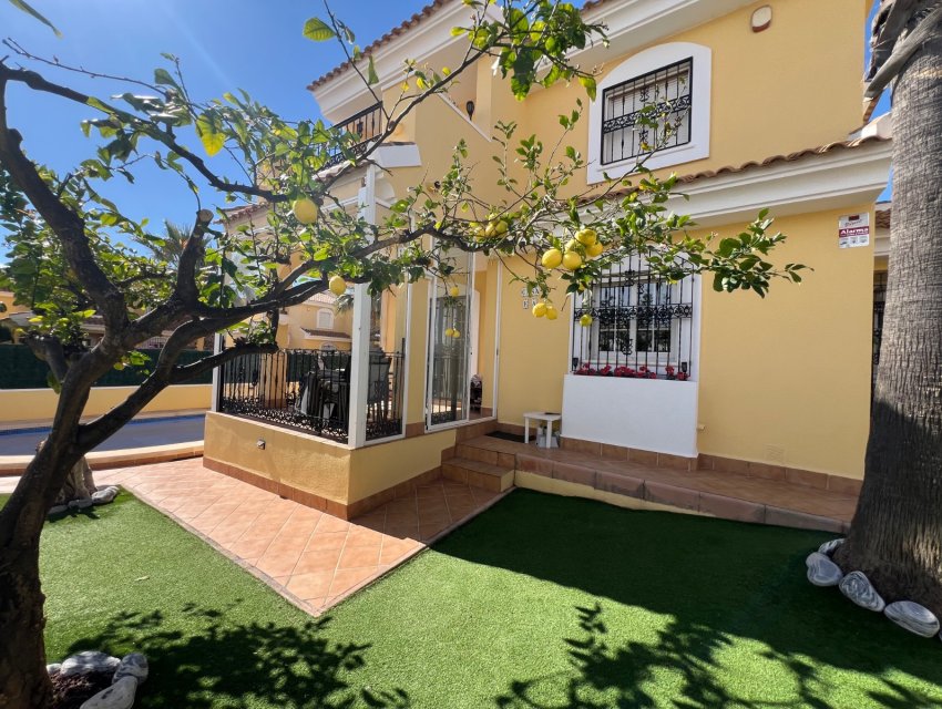 Herverkoop - Villa -
Orihuela Costa - Los Dolses